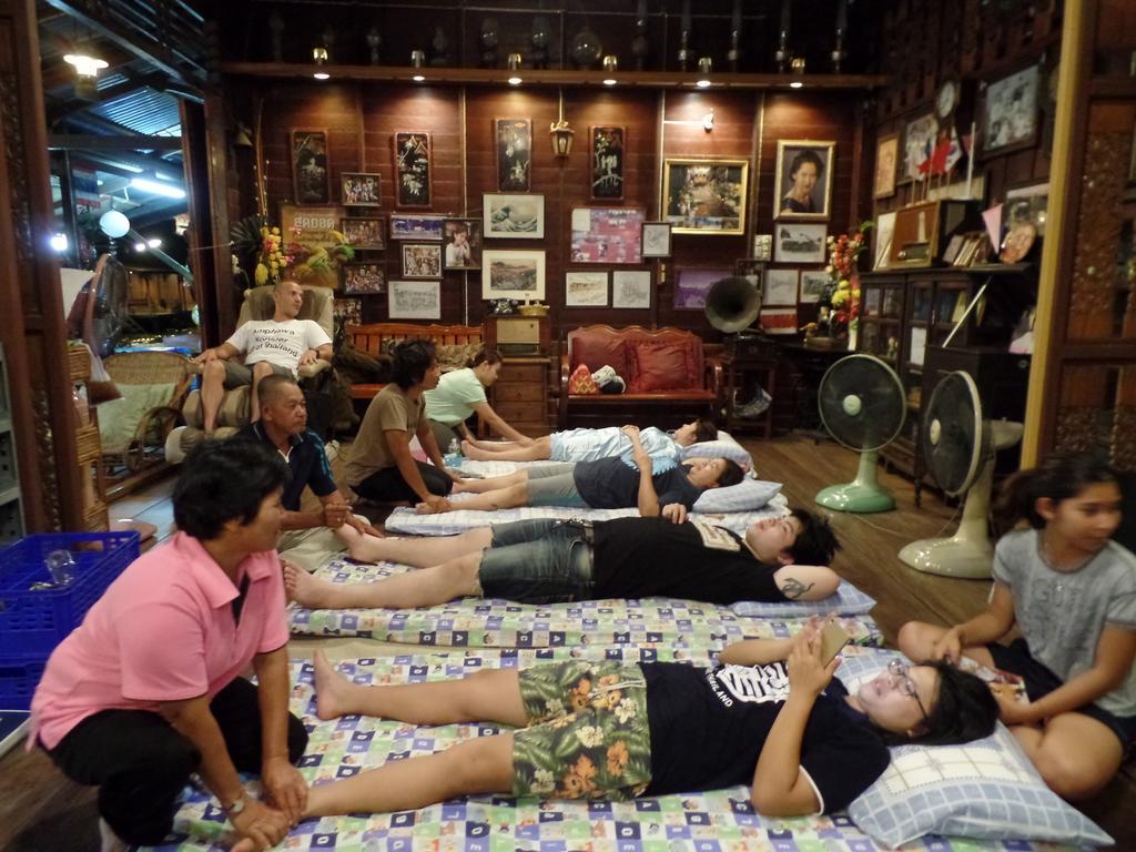 Ban Mae Arom Daire Amphawa Dış mekan fotoğraf