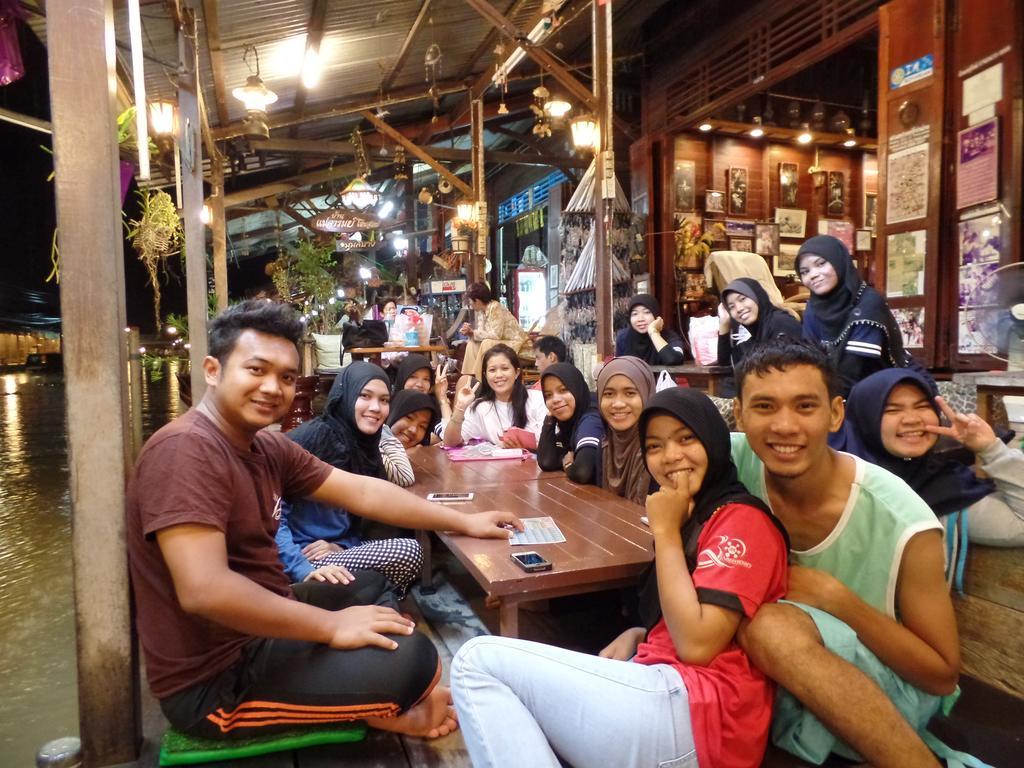 Ban Mae Arom Daire Amphawa Dış mekan fotoğraf